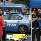 Agguato a Tor Bella Monaca, ucciso un uomo e gambizzata la compagna: il video