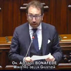 Bonafede: «Determinato nella lotta contro la mafia». Brusii alla Camera