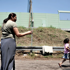 Roma, bambina di cinque mesi muore in un campo rom: indagati i genitori