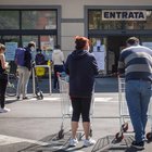 Covid-19 Italia, Viminale: controlli Finanza in aziende e negozi per il rispetto del metro di distanza