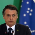 «Bolsonaro ha sintomi del coronavirus», oggi il test. Ma lui smentisce: giallo in Brasile