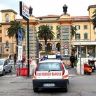 Roma, pronto soccorso in tilt: 57 ambulanze bloccate. San Camillo, stop ricoveri