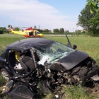 Perde il controllo dell'auto a Treviso Nord e vola fuori dalla A27, due feriti gravi