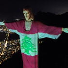 Il Cristo Redentore con la bandiera libanese