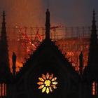Notre-Dame in fiamme, i jihadisti esultano sul web: «Distrutto simbolo della cristianità»