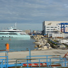 Ancona, scivola in mare dal super yacht dopo essere stata in discoteca: muore una steward di 30 anni