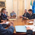Tap, convocato sindaco di Melendugno a Roma
Conte: Impegni presi dal precedente governo Tap, convocato sindaco di Melendugno a Roma
Conte: Impegni presi dal precedente governo