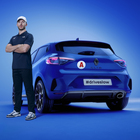 Renault lancia Human First, programma per “educare” a una guida sicura. Iniziativa con il pilota F1 Pierre Gasly