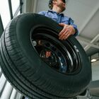 Cambio gomme: dal 15 aprile termina l'obbligo di pneumatici invernali. Da domani si possono montare quelle estive