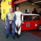 Torna in pista a 84 anni e vince: l’impresa di Cosimo Turizio al volante di una Morris Mini Cooper S 1.3 al Mugello