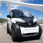 Nissan lancia quattro nuovi modelli Nanocar Silence S04. Le batterie estraibili sono dotate di carrello per il trasporto