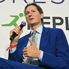 Stellantis, Elkann: «In Europa servono regole specifiche per fare auto piccole»
