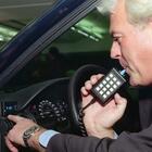 Arriva l'alcolock, stop alla guida dell'auto con troppo alcol in corpo. Salvini firma il decreto per i recidivi. Dubbi di periti e carrozzieri