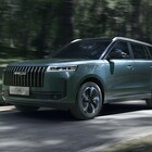 Jaecoo 5, il Suv universale. Il brand cinese lancia lo sport utility compatto. Si può avere elettrico, ibrido o a combustione