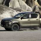 Toyota Hilux 2025 va oltre il sistema mild-hybrid. Migliorata nel design, nel comfort e nelle prestazioni