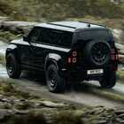 Land Rover a Goodwood, anche la potente Defender Octa diventa Black
