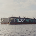 Donn’Anna, a Napoli il gigantesco bacino galleggiante: base per il refit d’imbarcazioni civili e militari, anche superyacht