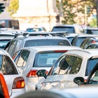 Mobilità nelle province italiane: l’auto resta regina, mentre i mezzi pubblici arrancano