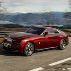 Rolls Royce, tutta l&rsquo;energia del lusso al volante di Ghost e Spectre: elettrica o termica &egrave; sempre al top