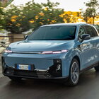 Leapmotor B10 REEV Hybrid arriva sul mercato italiano. Ha tecnologia range extended, con un 1.5 da 50 kW e 900 km di autonomia