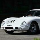 Ferrari, ancora un'asta record: pagati 38,5 milioni di dollari per una 250 GTO bianca originale