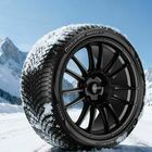Pirelli &ldquo;mette le scarpe invernali&rdquo; alla flotta ufficiale di Milano Cortina 2026. Pneumatici per i 3.000 veicoli circolanti