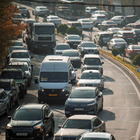 Emissioni auto, ecco quanto il dietrofront della Commissione UE peser&agrave; sul mercato dell&rsquo;elettrico