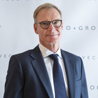 Iveco Group: -7% i ricavi 2025, l'utile netto scende a 312 milioni. Il ceo Persson: «Mantenuta disciplina su costi e accelerato programma efficienza»