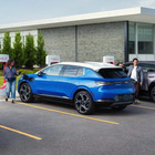 Usa, il flop dell'auto elettrica: per le Big Three svalutazioni per oltre 50 mld di dollari. Vendite Bev gi&ugrave; di oltre il 30% nel 4&deg; trimestre