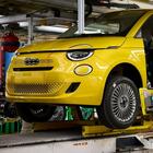 Stellantis, entrati alle carrozzerie Mirafiori i primi 80 giovani assunti per la 500 ibrida