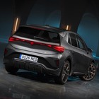 Cupra illumina, presentata la Born rinnovata. Debutta il muso da squalo, al top c'&egrave; la variante sportiva VZ da 326 cv