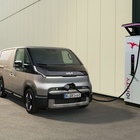Kia PV5 Crew Van, il veicolo versatile per il trasporto di persone e merci. Produzione al via il 30 aprile