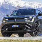 La prima Suzuki elettrica: eVitara esalta un'anima off-road. A 38.900 euro &egrave; il Suv compatto a batteria meno caro
