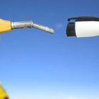 Auto elettrica, risparmi fino al 53% rispetto al gasolio. Ecco tutti i numeri