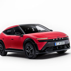 Hyundai Ioniq 3, la compatta che si fa notare. &Egrave; una hatchback con linee distintive che offre oltre 490 km di autonomia