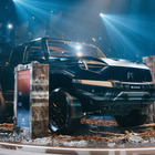 Dongfeng al Teatro Alcione di Milano con un fuoristrada da 206.900 euro e una berlina che percorre 1.400 km