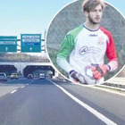 immagine Riccardo Giorgini morto a 27 anni sul Gra, lo schianto in auto e poi le fiamme. La sua squadra: «Non ti dimenticheremo»