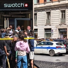 immagine Roma, apre un nuovo negozio “Swatch”: la città va in tilt per il lancio di modelli originali. Lunghe code e resse