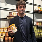 Charles Leclerc &ldquo;gelataio&rdquo; attento alle calorie. Il suo gelato cresce in Italia e punta alla Gran Bretagna