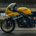 Yamaha XSR900 GP, ora c'è anche la livrea dedicata a Kenny Roberts. Versione 2026 anche con colorazione Legend Yellow
