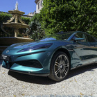 Denza Z9GT sulle orme di Marco Polo: parte da Roma il viaggio elettrico di 15.000 km fino a Hong Kong