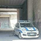 immagine Vince alla lotteria ma perde tutto, vive nel garage del Comune andato a fuoco un anno fa: nessun dipendente se ne era accorto