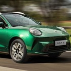 Gwm sbarca in Italia con la ORA 5, un solo modello per tre motorizzazioni: benzina, full hybrid ed elettrica