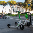 Monopattini elettrici, pi&ugrave; traumi cranici e lesioni interne di moto e bici. Lo dice la scienza (e i dati)