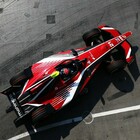 FE, De Vries (Mahindra) primeggia nelle libere. Sfida Porsche tra Wehrlein e Dennis e problemi al break by wire per Evans (Jaguar)