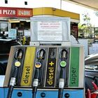 Rialzo carburanti annulla benefici sconti. Governo verso proroga taglio accise fino al 10 settembre