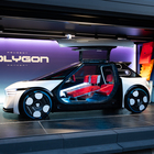 Peugeot porta Polygon sul red carpet di Venezia: la concept del Leone è protagonista alla Mostra del Cinema