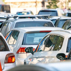 Governo approva il decreto, via il bollo sulle auto piccole e medie e sui motocicli e taglio delle accise fino al 5 ottobre