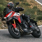 Multistrada V4 Pikes Peak celebra il centenario Ducati. La grafica è ispirata alle MotoGP e Superbike