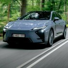Lexus ES: come va l'ottava generazione ibrida ed elettrica. Comfort, tecnologia e lusso crescono